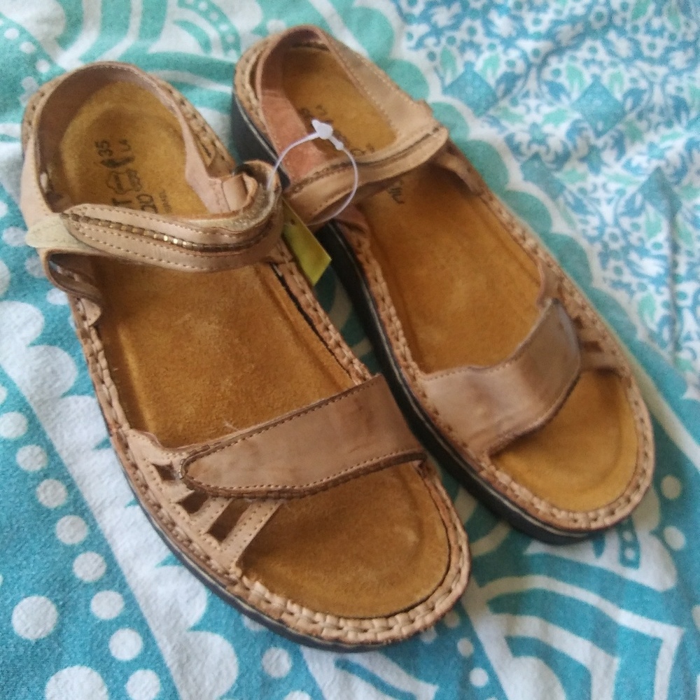 Naot Ankle Strap Sandal Brand New Size 4